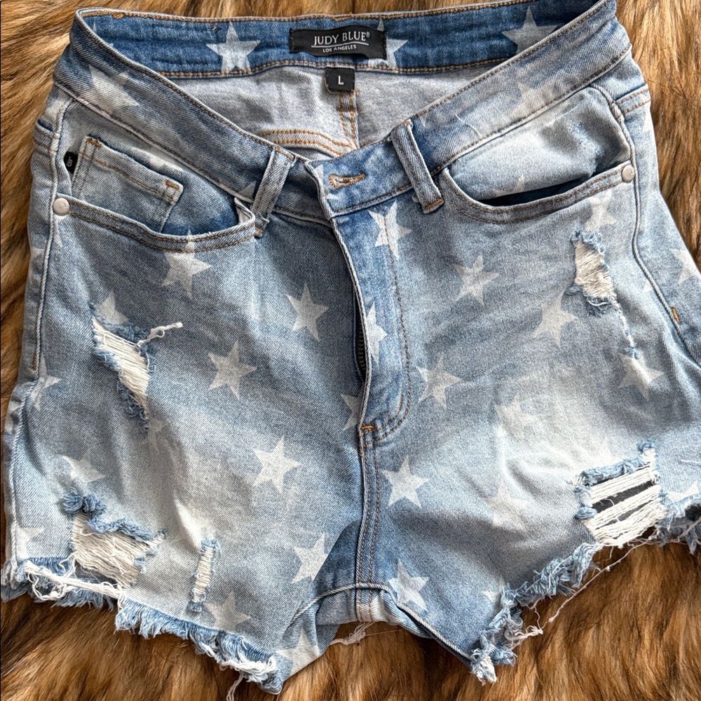 Judy Blue Star Patterned Distressed Denim Shorts - Light Blue